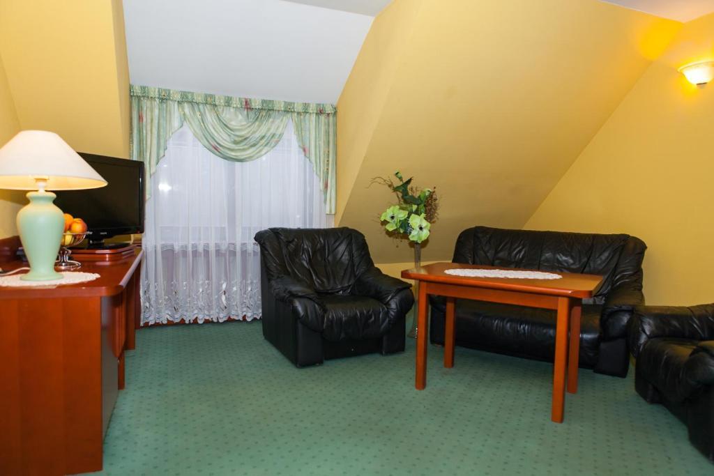 Hotel Rebajlo Piła Cameră foto