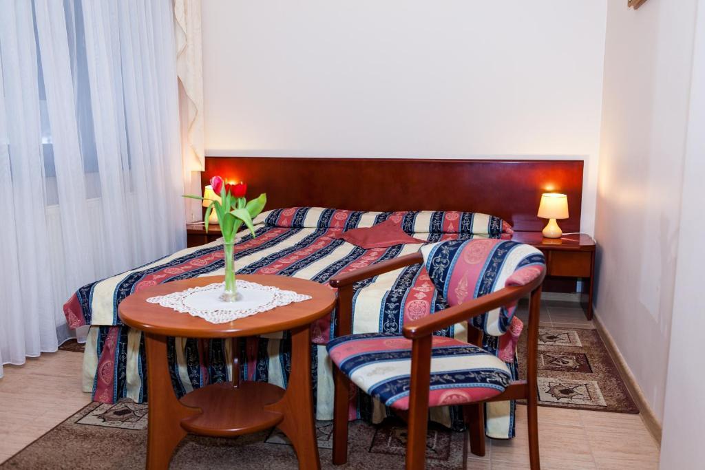 Hotel Rebajlo Piła Cameră foto