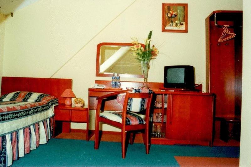 Hotel Rebajlo Piła Cameră foto